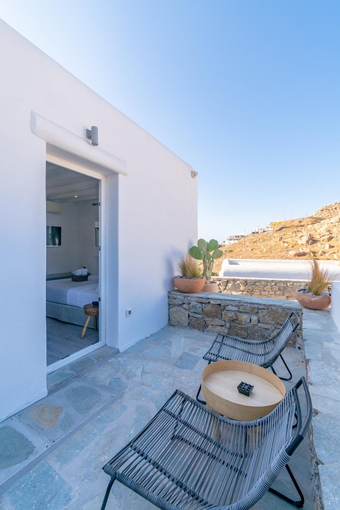 Aelia Mykonos