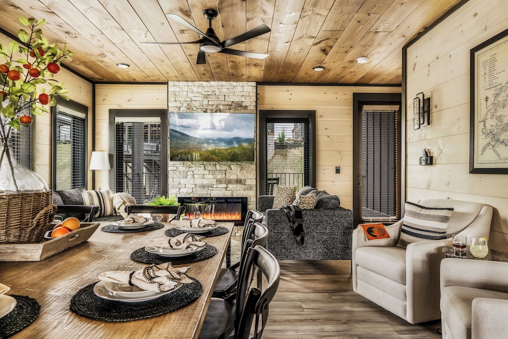 Star Gazer Luxury Rooftop Cabin
