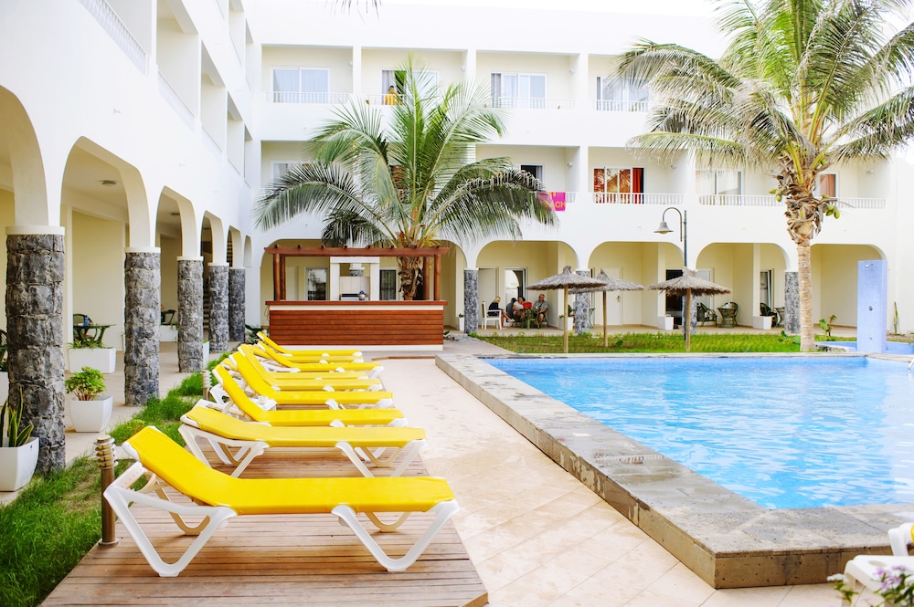 Sal Vacations - Hotel Pontao - Property Image 2
