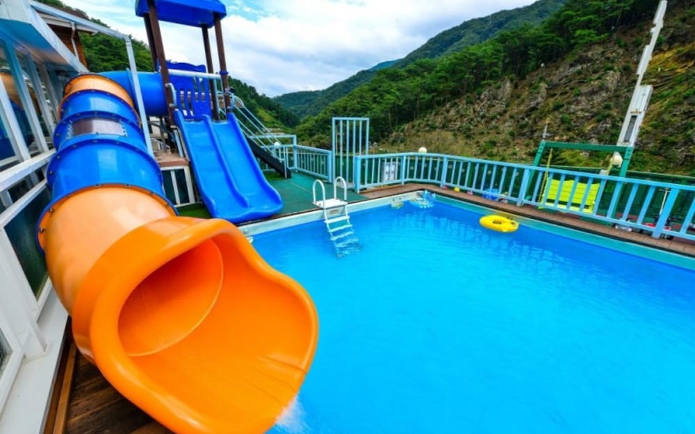 Gapyeong Shinbi Kids Pool Villa