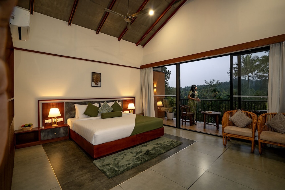 Crystal Kuruva Nature Resort & Spa