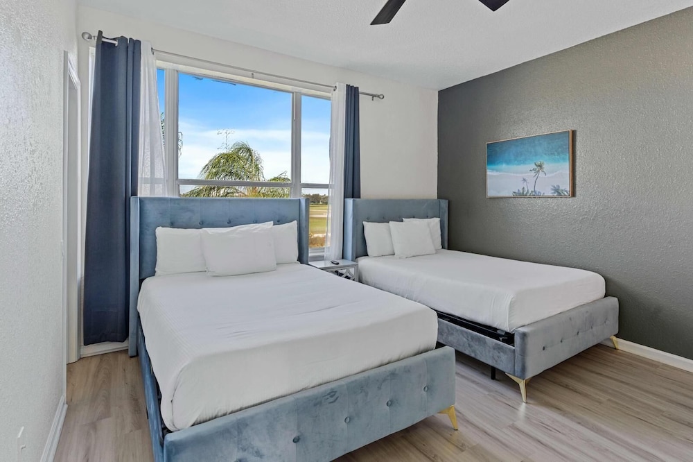 Vista Cay Swanky