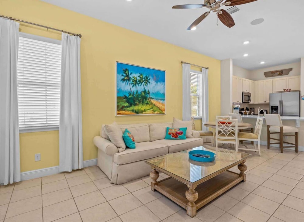 Bikinis and Martinis - For 6! - Image 1