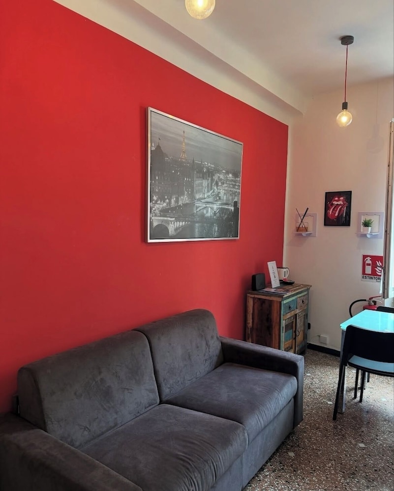 ROSA HOMES - THE RED