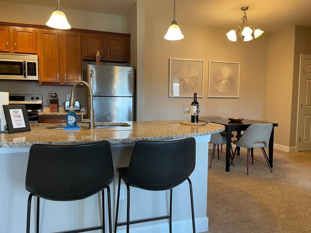 2BR Water Views W D Walkable Pool Gym
