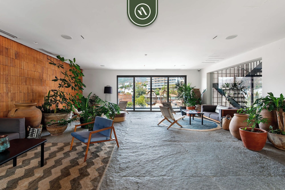 Oceanview Condo With Amazing Rooftop Pool - Gym