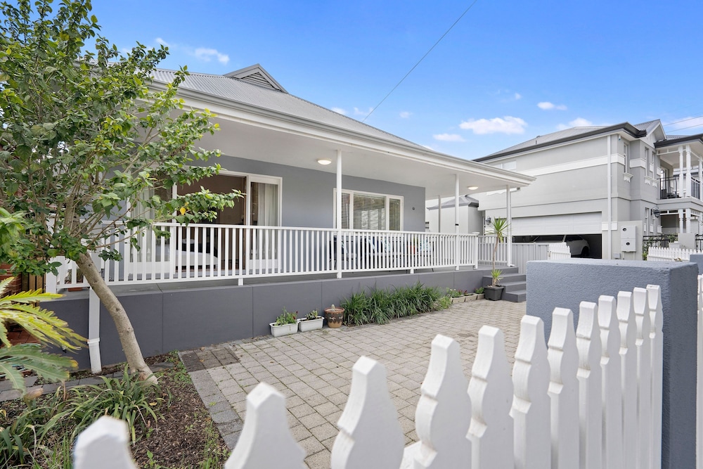 Hyde Seek Parkside Family Stay