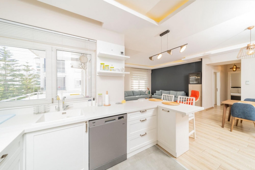 Delightful Flat With Shared Pool in Konyaalti view 5