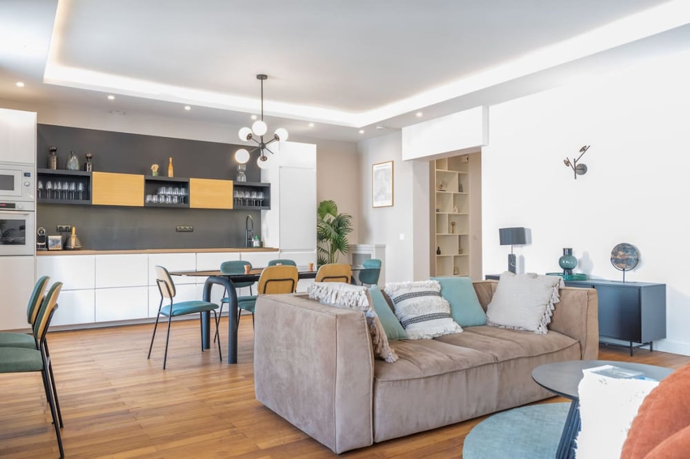 Lavie Maison the Spacious