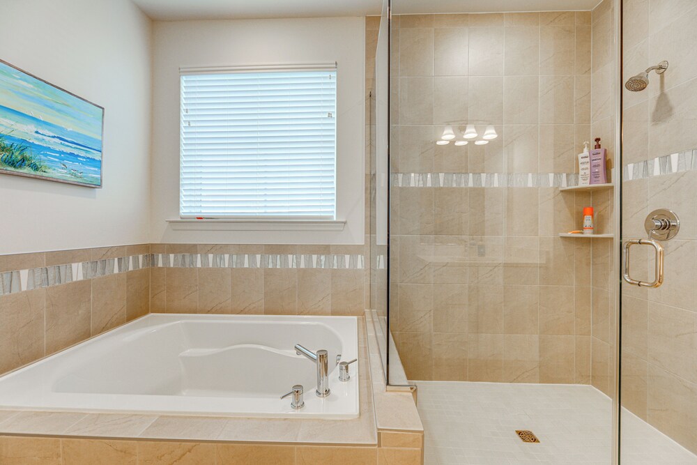Shuttle to Bethany Beach: Stylish Home w/ Perks!