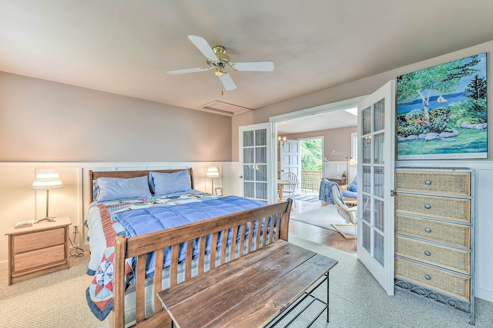 Beachfront Whidbey Island Home + Apartment! view 5