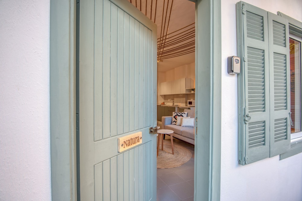 Natura Studio & Balcony in Batroun