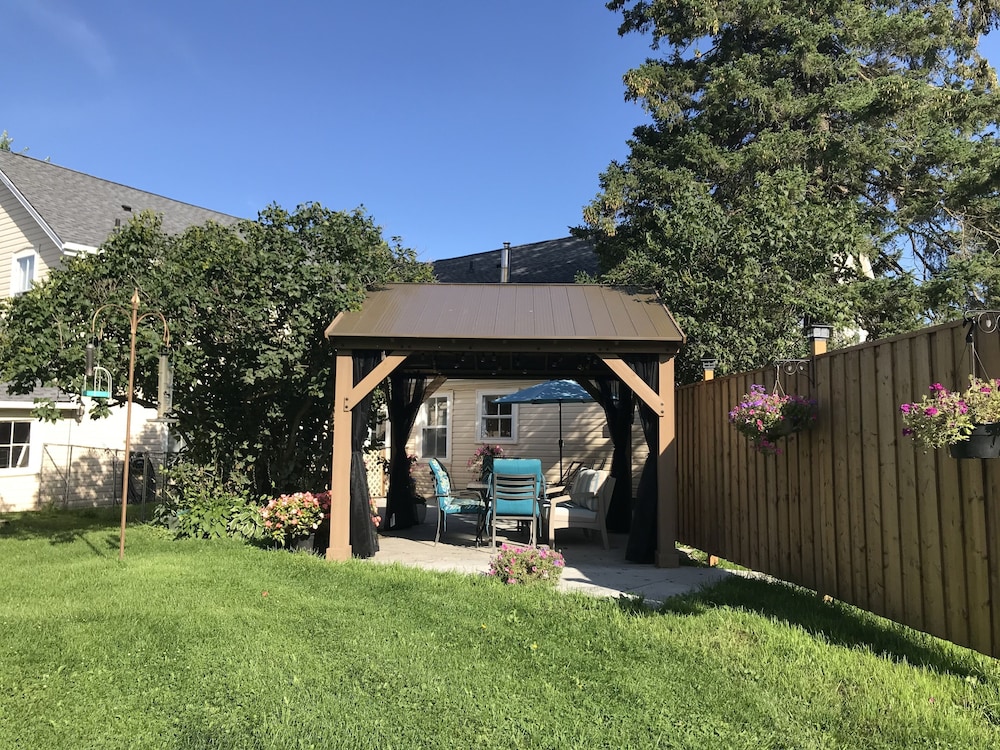 Rocklyn Inn Bed & Breakfast