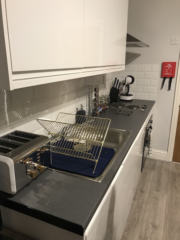 Flat 1 Helena House, 1-bed, Sleeps 2, Garden view 5