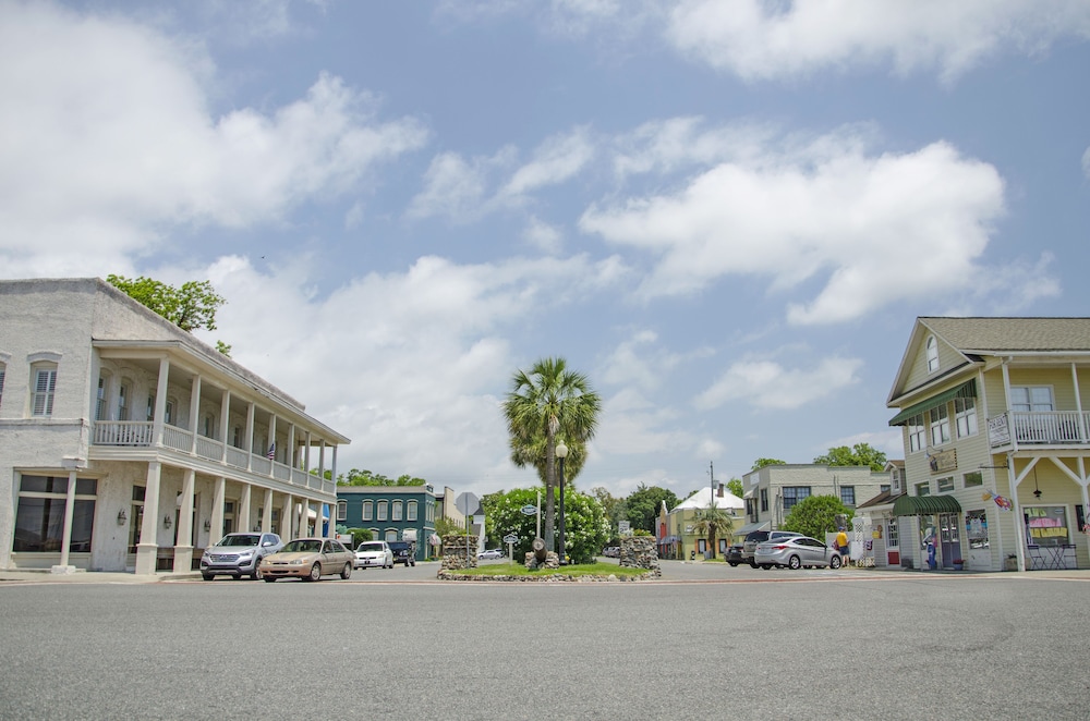 Riverview Hotel