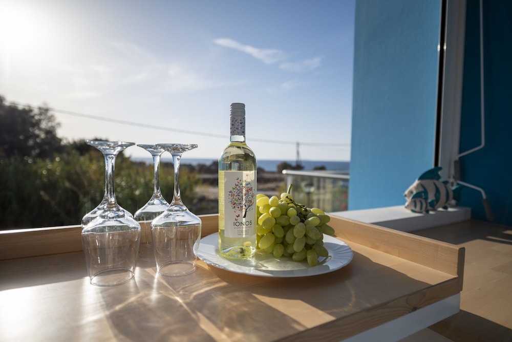 Seabreeze Villa - with Jacuzzi & heated pool