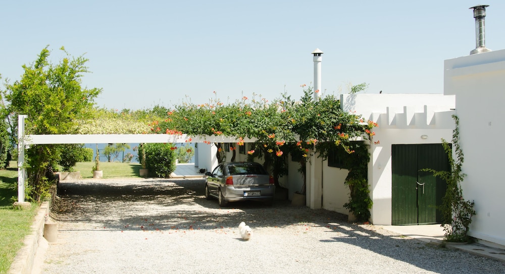 Angelbay Bungalows