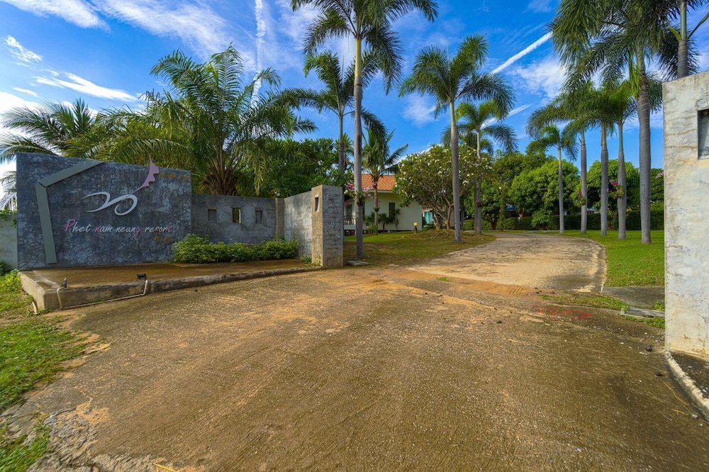 Fantastic 7 Bungalow Private Resort BR7