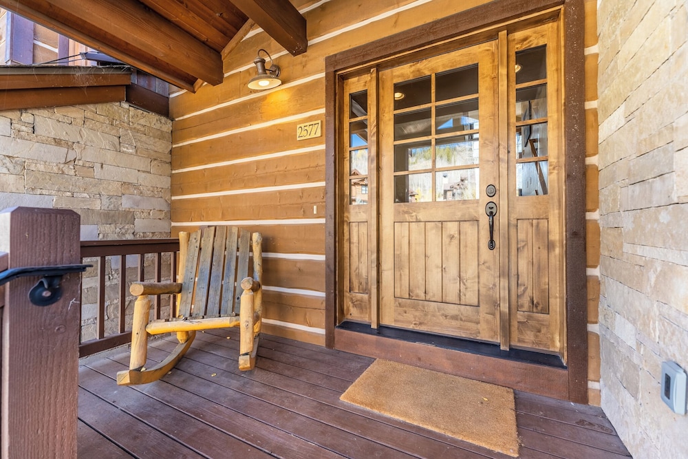 223 Caravelle Drive