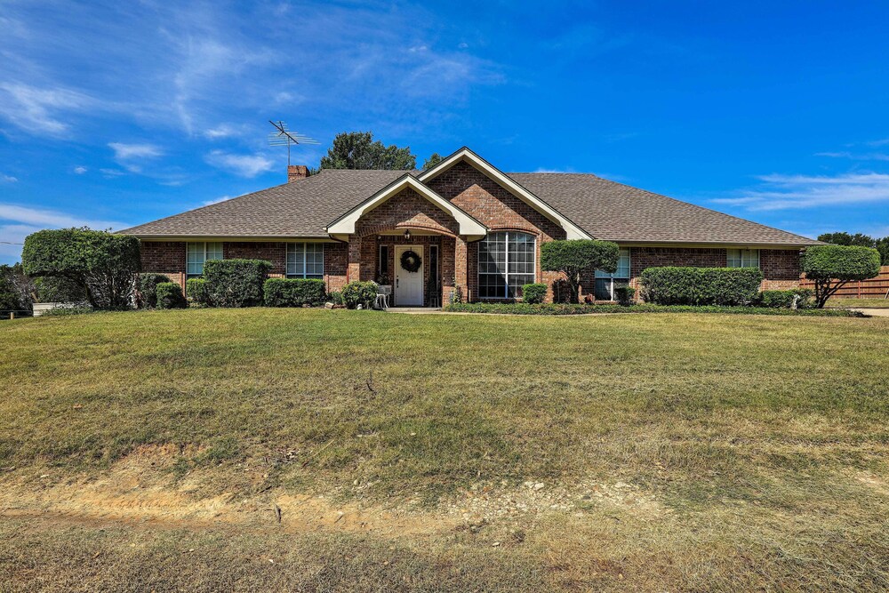 Granbury Studio - 10 Mins From Town + The Lake! view 3