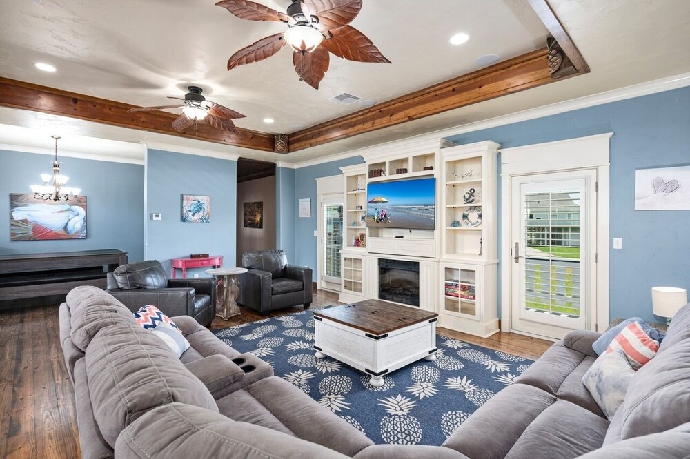 Yoho Hideout 4 Bedroom Home by RedAwning view 3