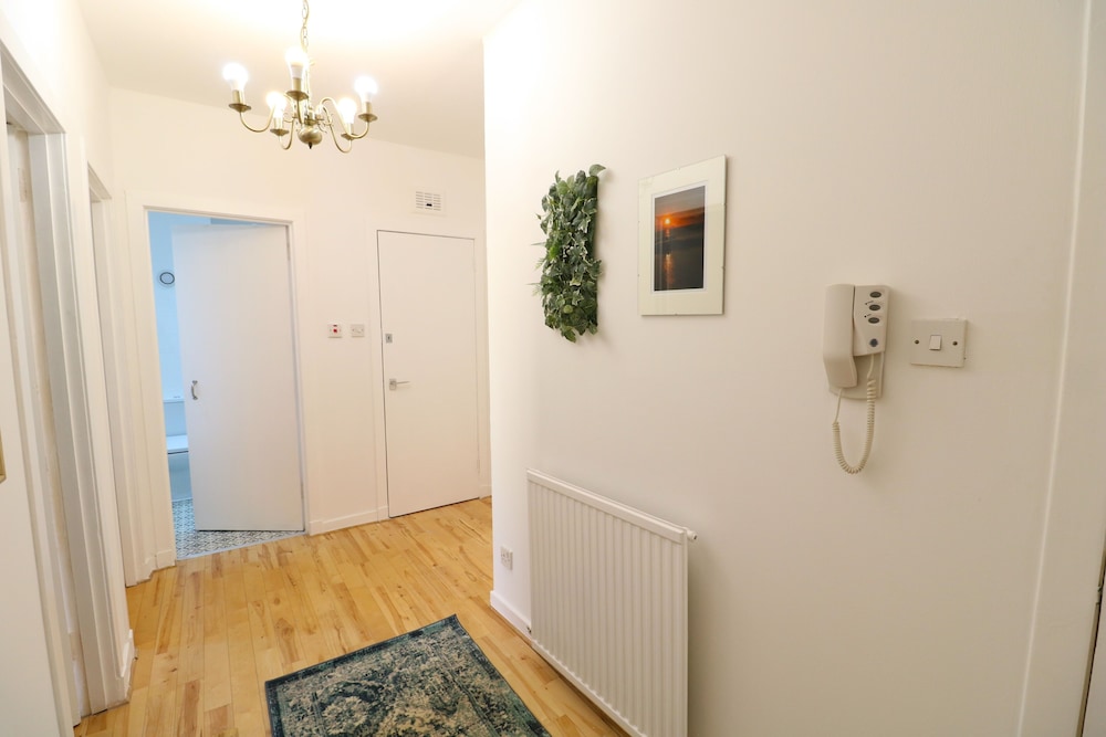 Comfortable Apartment in West End