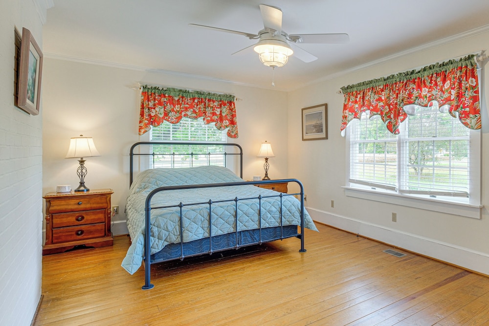 Walk to Dtwn Warsaw: Family Home w/ Deck!