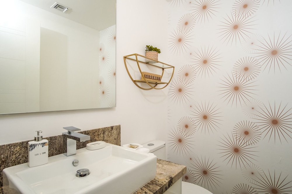 Beautiful 2 Bedroom Condominium Fully Equipped at the New Encantame Towers Verano 805