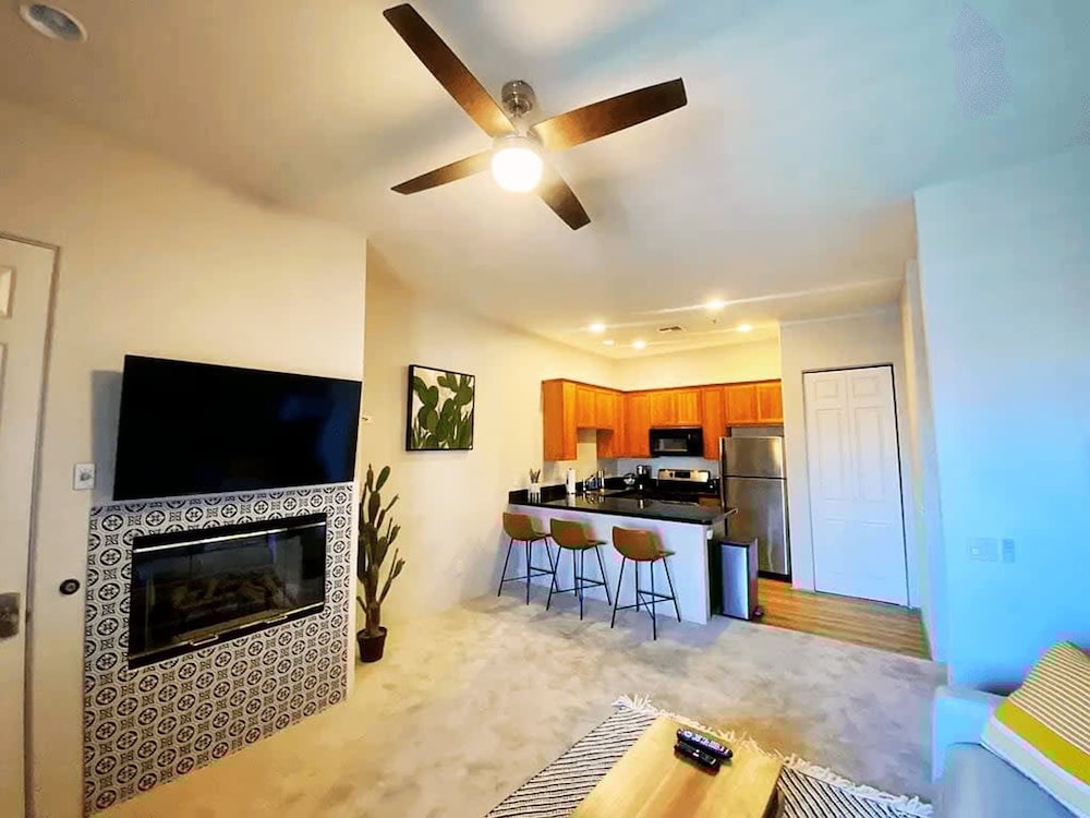 Downtown La Quinta Charmer- Walk to Dining Shops