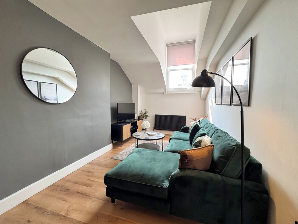 2 Bedroom Queen Street