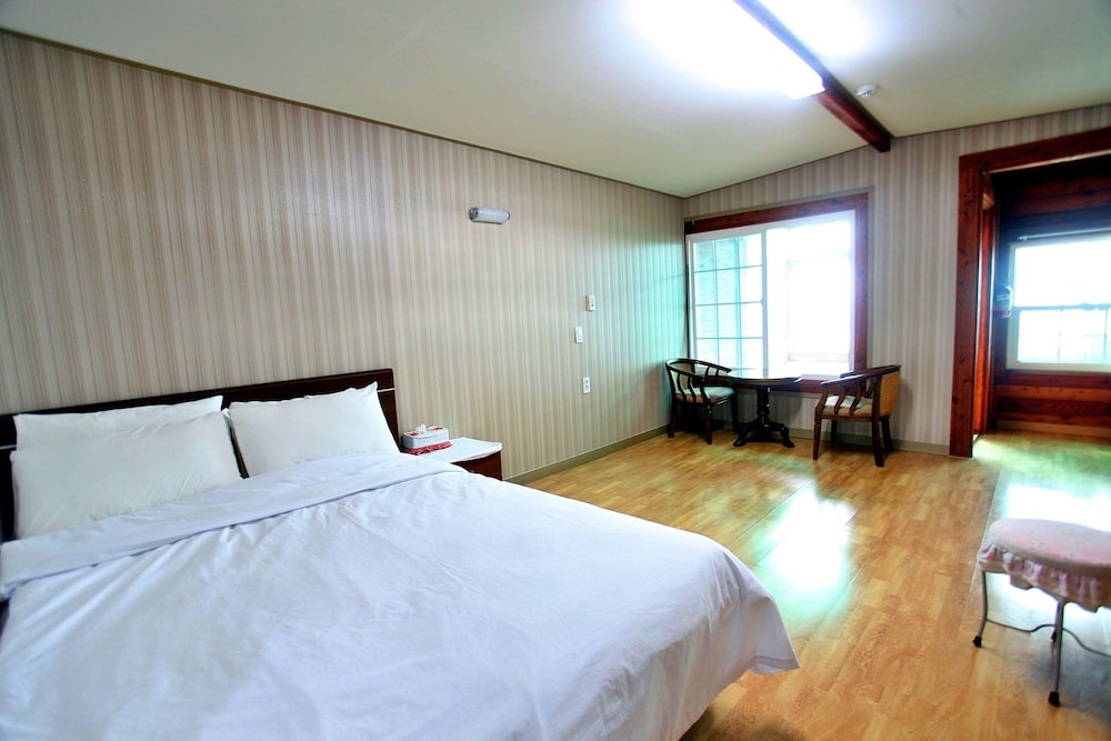 Windmill & Sea Pension