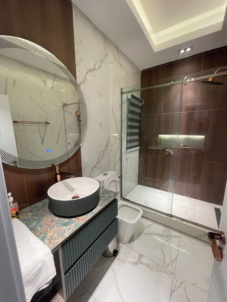 Sujimoto Residences Precious