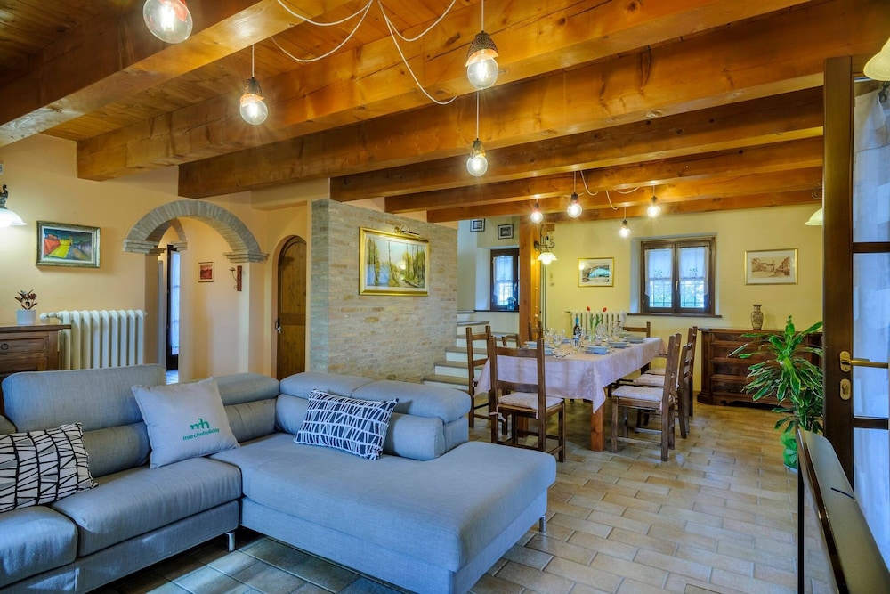 Casale Partemio 8 Marche Holiday Villas