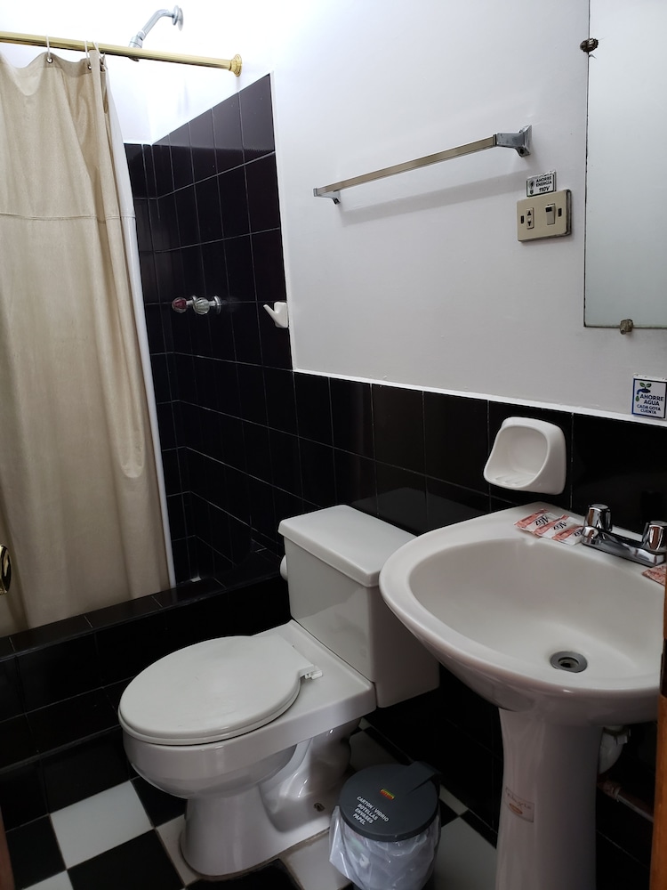 Hostal Monte Real
