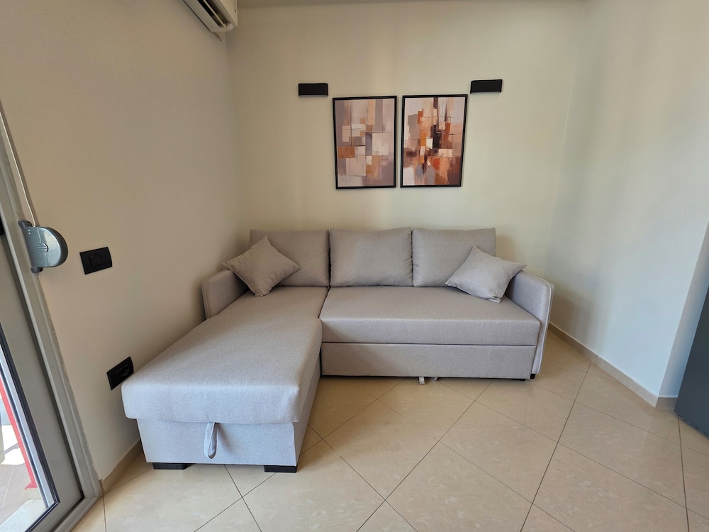Thomas K Veranda Apartment