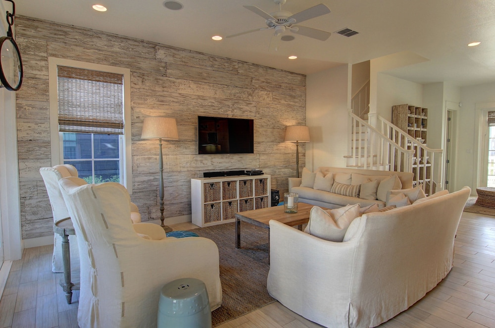 Tip'sea Saltbox 222 BE view 3