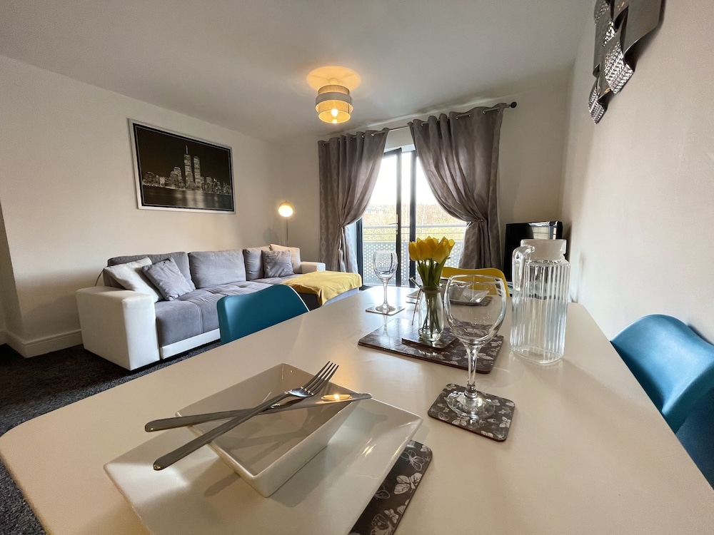 Grand Central Apartments, Centro
