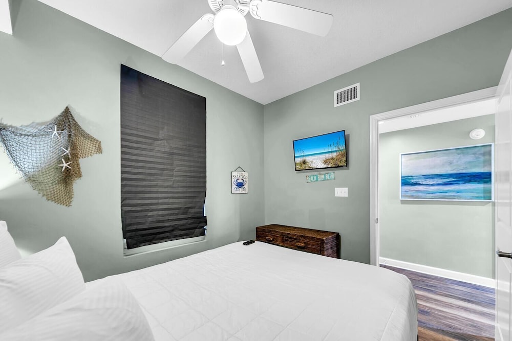 Grandview East 1002