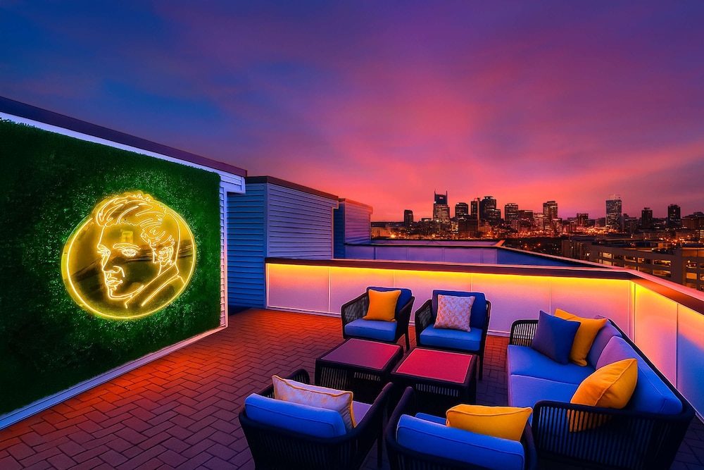 Elvis-themed 13 Beds Rooftop City Views