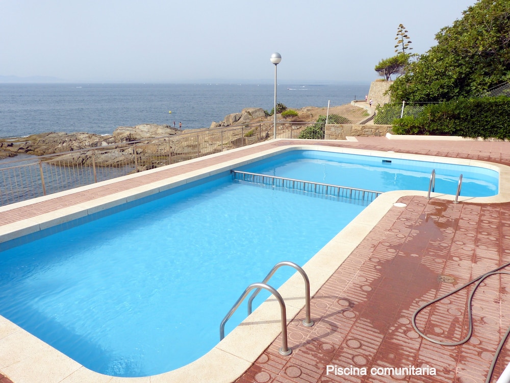 Apartamento a 6 metros del mar en Roses photo 4