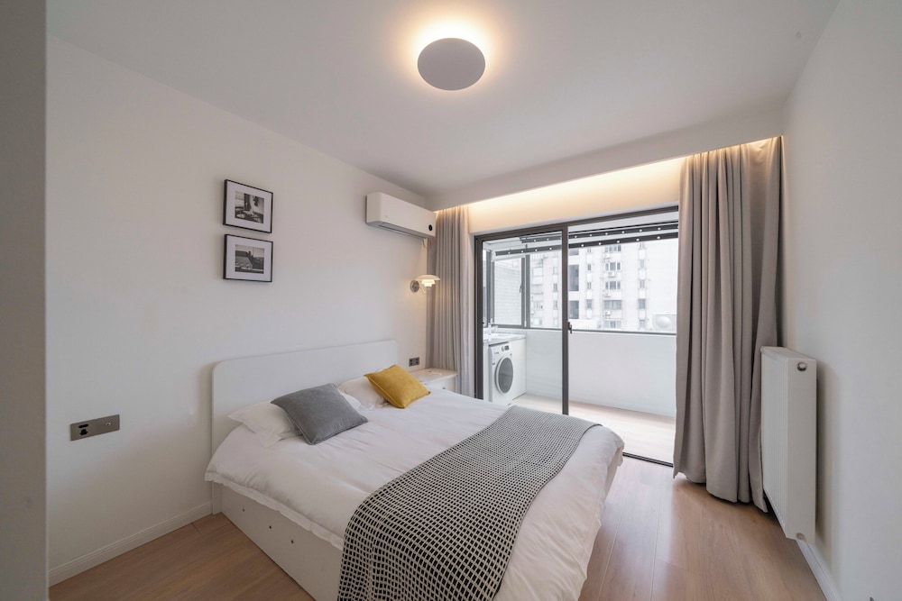 Book and Bed-People's Square