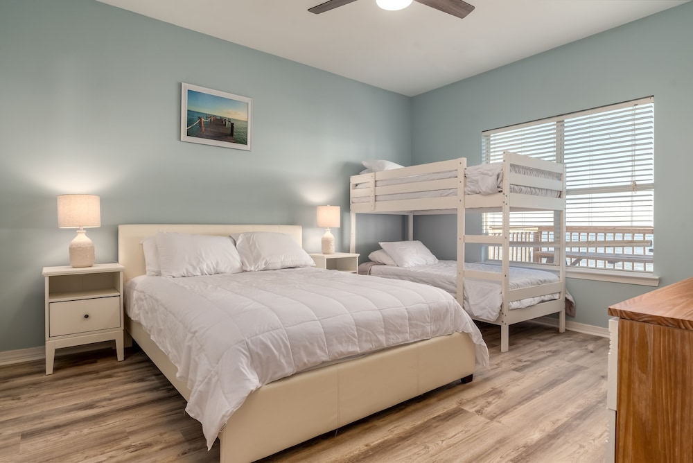 Sun Spot - True Gulf Front Private Home With Lovely Gulf Side Deck. 4 Bedroom Home by RedAwning view 5