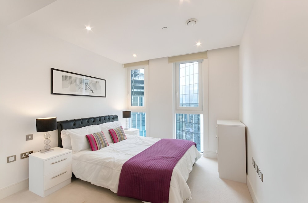 Still Life Aldgate Deluxe