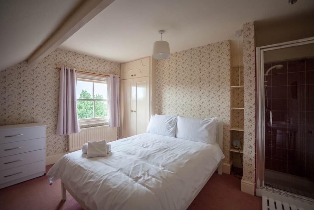 Falcon House, Hereford view 5