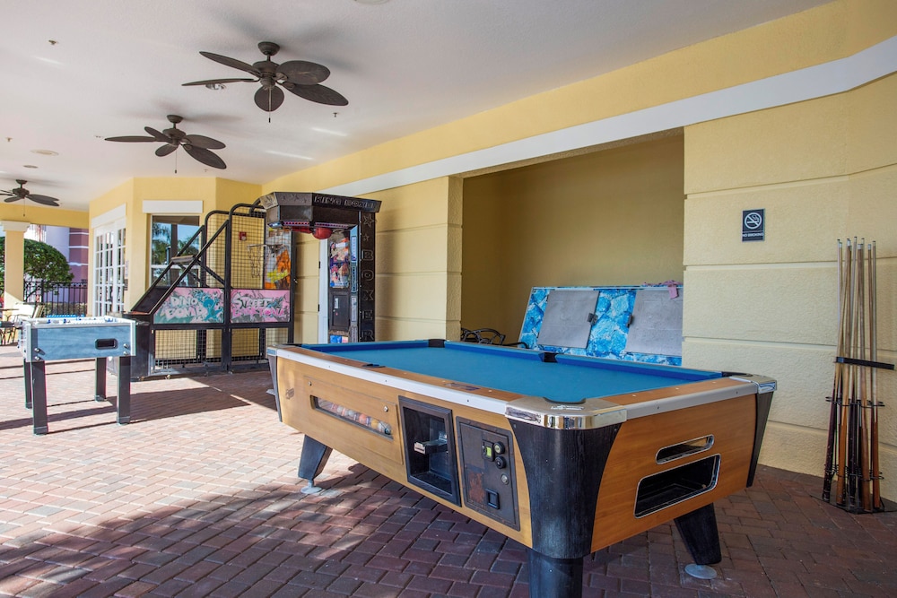 Magnificent 2 Bedroom Apartment Vista Cay Resort 107