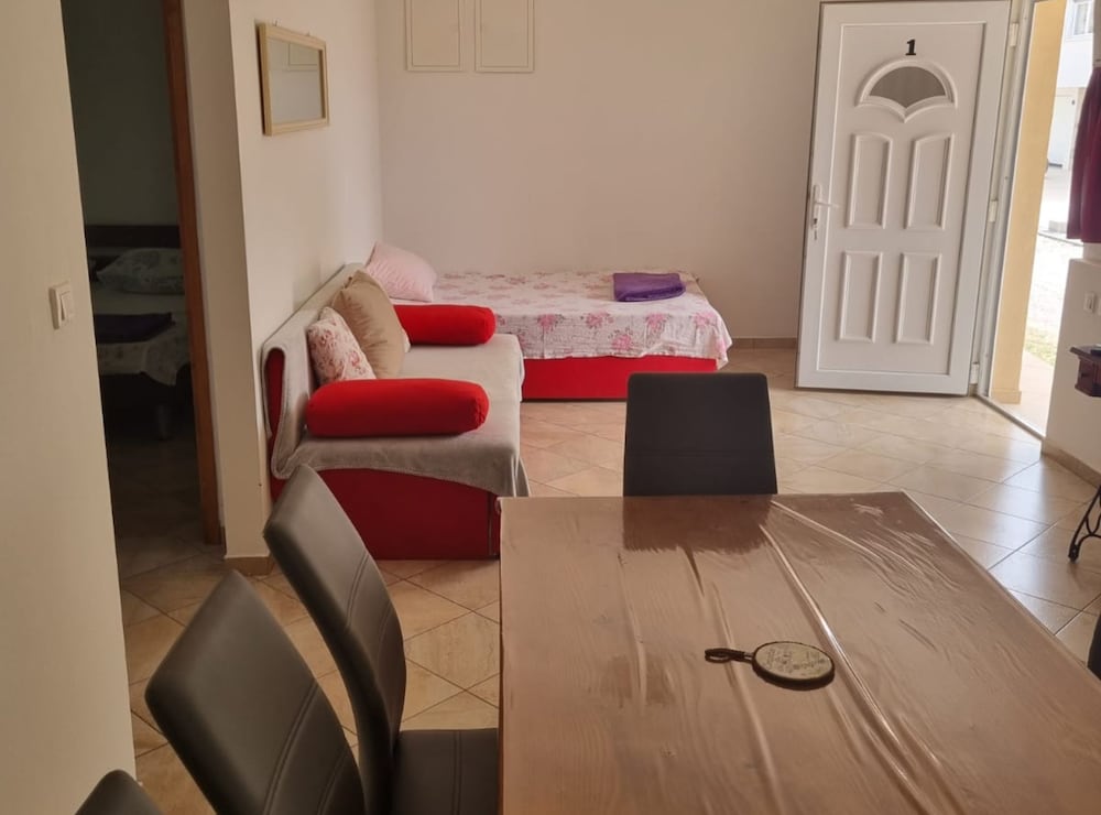 Apartments Marija Sukošan