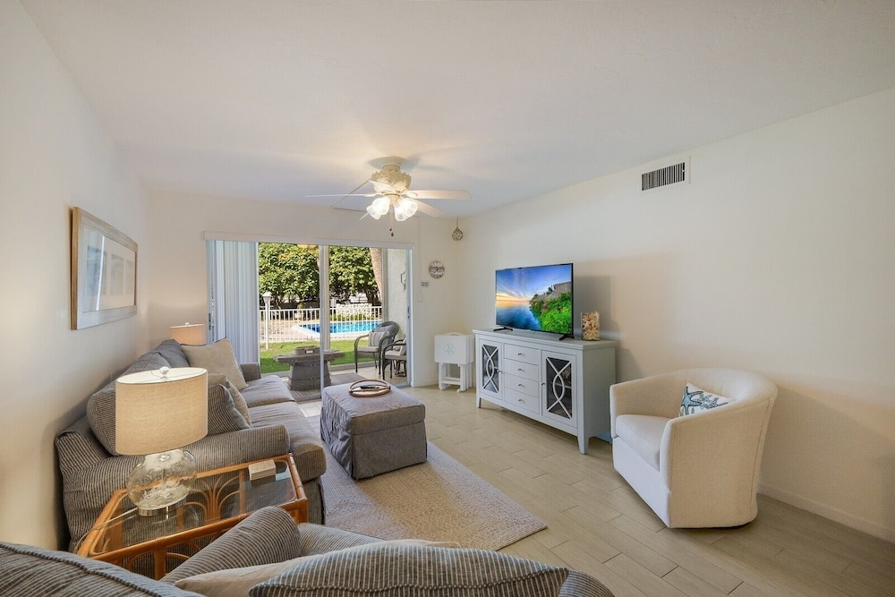 Cayman Cay 107 2 Bedroom Condo by RedAwning