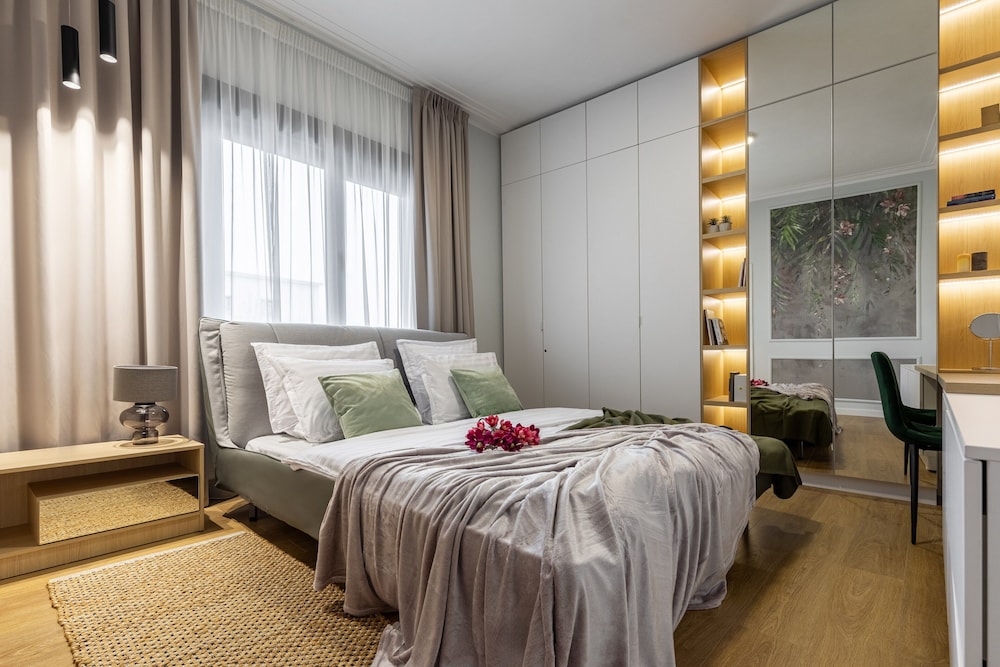 Luxury Piata Romana 2BR Urban Sanctuary by HOLT view 2