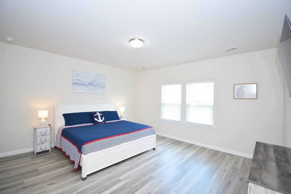 Getaway on Mclernon - Top Notch Mid Term Stay