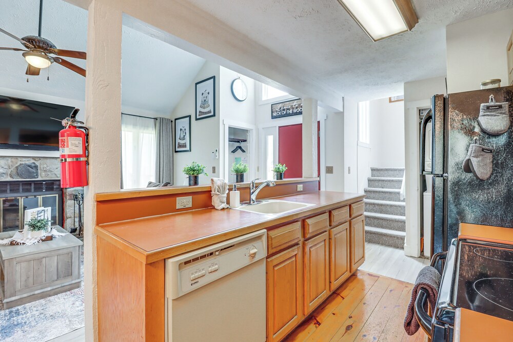 Steps to Jack Frost Ski Resort: Townhome w/ Decks